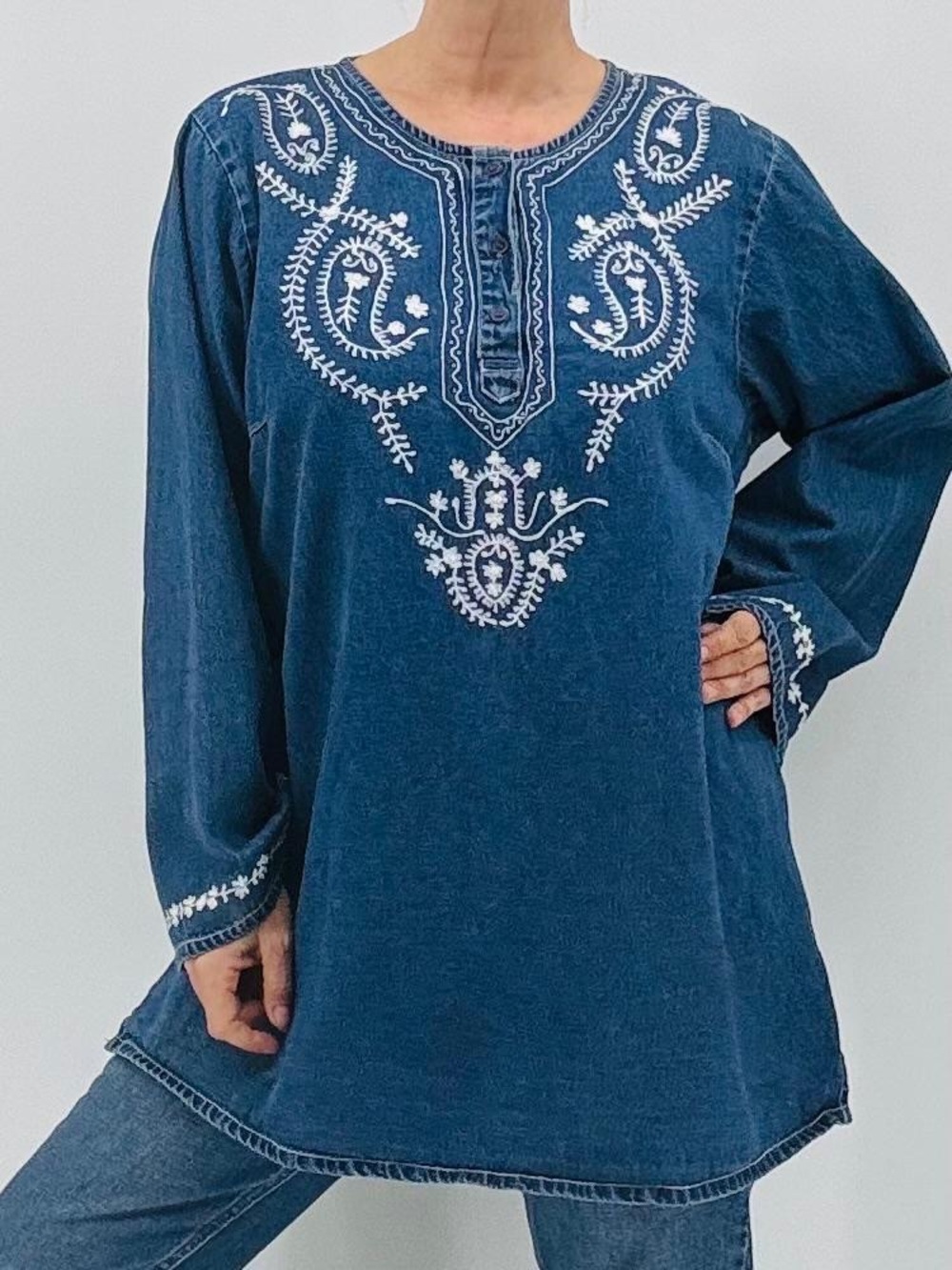 Vintage 90s Americana Heritage Cottagecore Embroidered Boho Denim Tunic Top